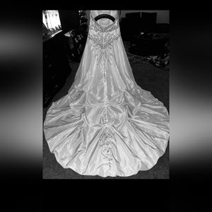 David's Bridal wedding dress White Size 14